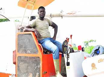 Un Togolais mécanise la culture du riz en Côte d'Ivoire