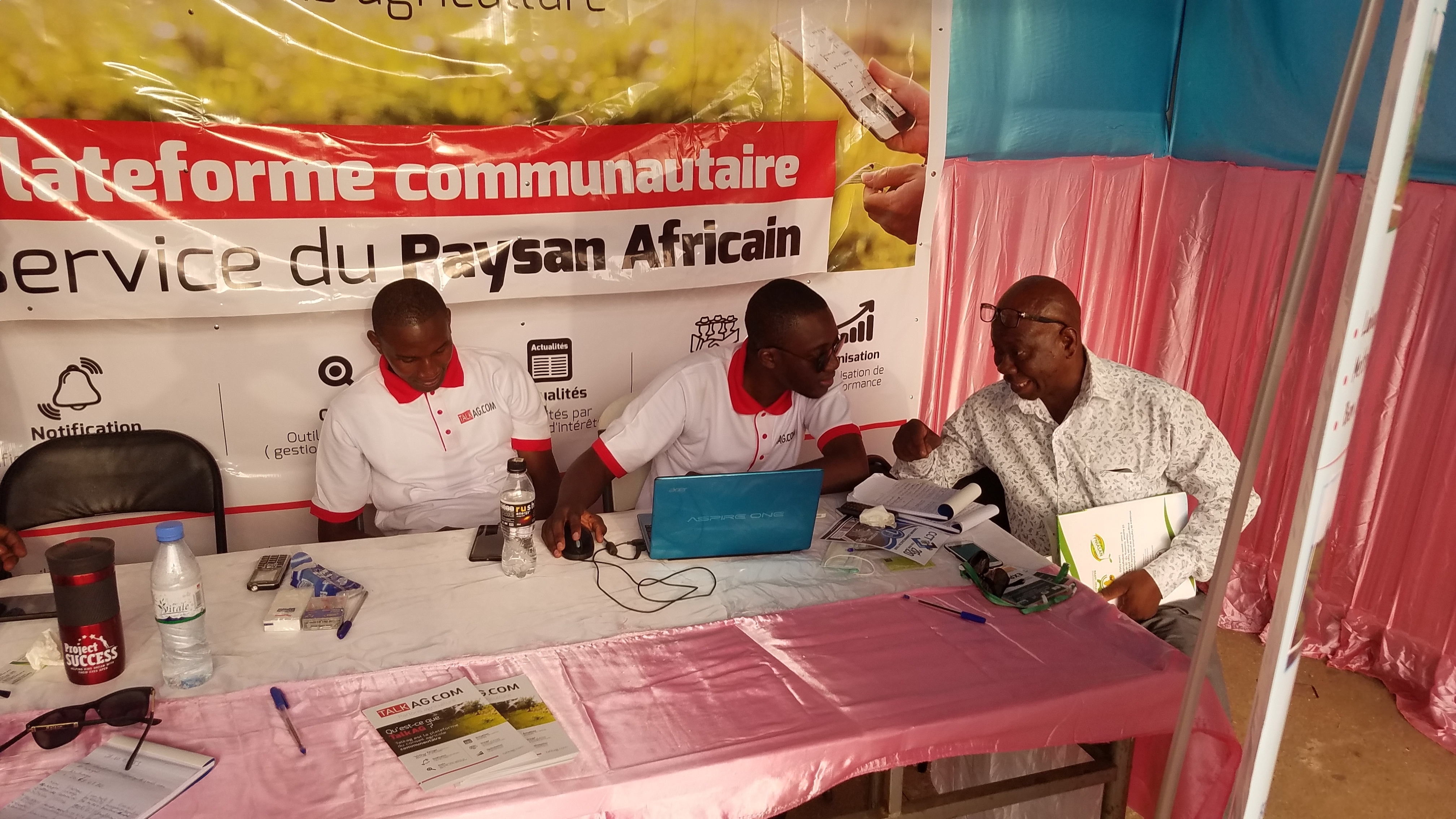 
          En plein forum