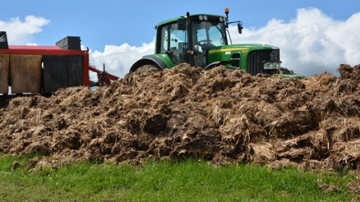 
            Destruction du couvert et épandages: Valoriser les engrais de ferme sur les terres à maïs