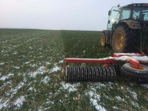 
           Technique de destruction des couverts: Le roulage sur sol gelé