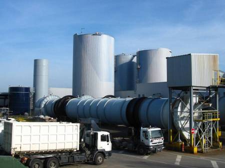 
          Produire de l’énergie plutôt que nourrir: Les entreprises gazières aux commandes