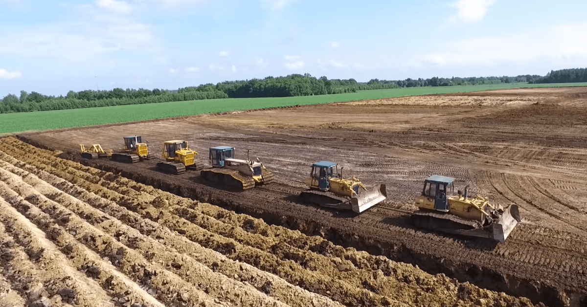 
          Stratégie de préparation du sol en semis de maïs: Le labour entre 15 et 30 cm