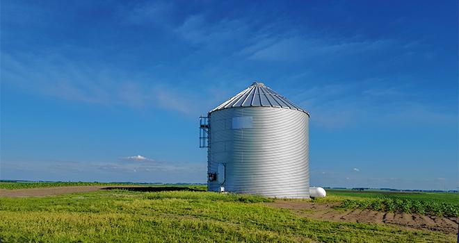 
          Stockage à la ferme: Le triage et nettoyage des grains