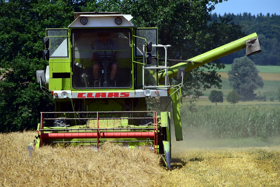 
          Moisson: Pensez à nettoyer votre moissonneuse batteuse