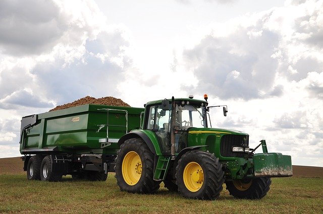 
          Circulation routière : Attention à la surcharge de votre engin agricole !