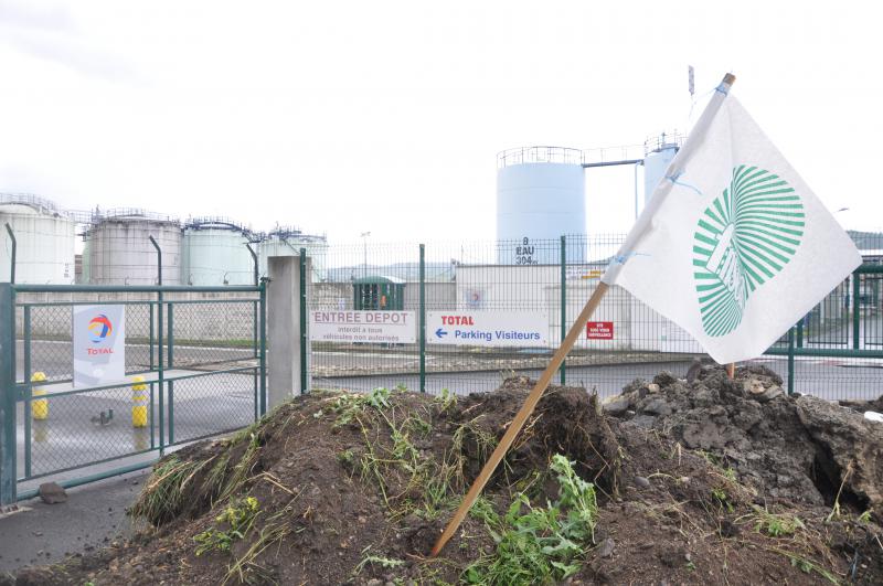 
          EN VIDEO Mobilisation FNSEA/JA : Le dépôt de carburant de Cournon bloqué