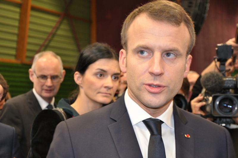 
          Emmanuel Macron entre volontarisme et ambiguïtés