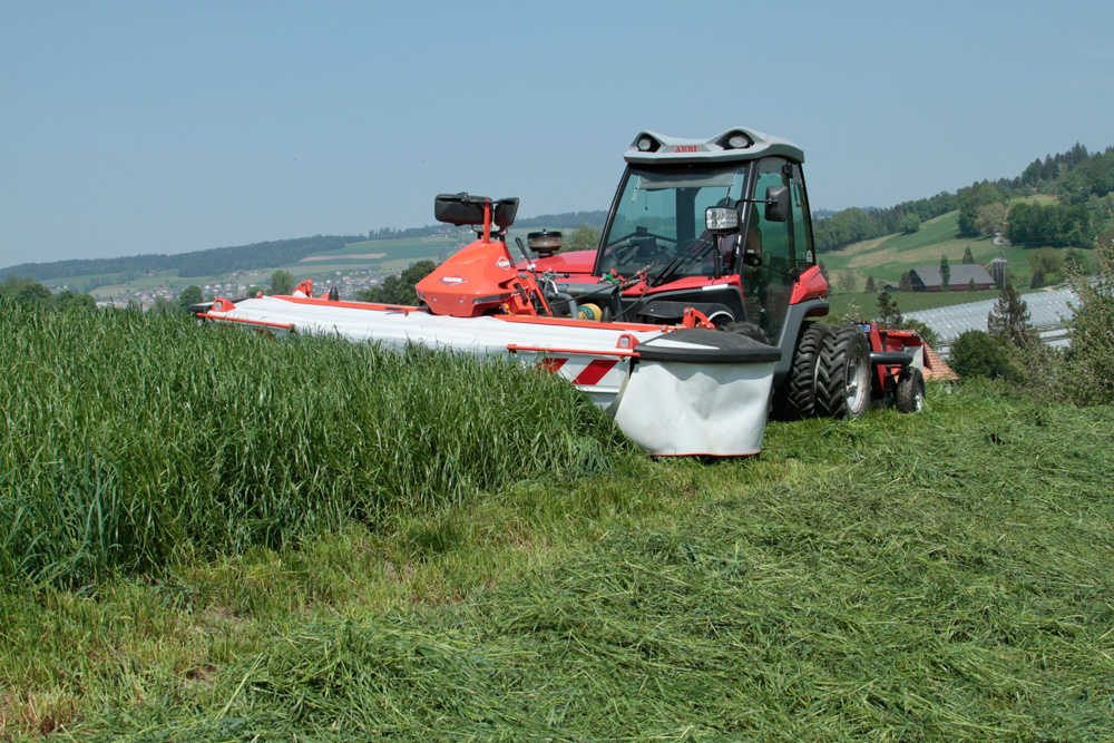 
          KUHN : Deux nouvelles faucheuses pour le travail en pente
