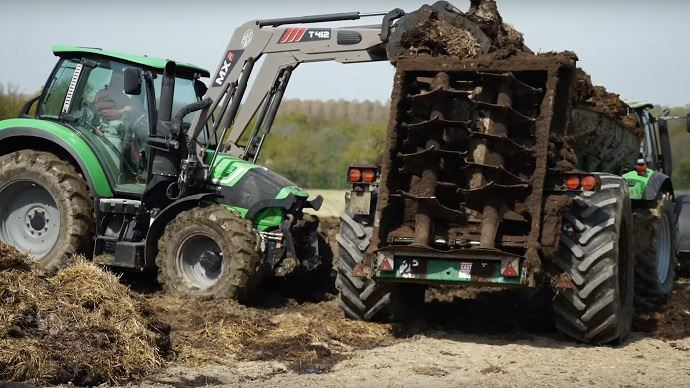 
           Destruction du couvert et épandages Réfléchir dès maintenant aux terres à maïs en vue des semis de printemps 