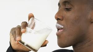 
           Depuis la fermeture des frontières, seules six sociétés peuvent dorénavant importer du lait au Nigéria