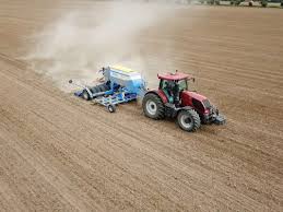 
          La technologie adaptée pour le travail du sol et la plantation de colza à travers l’expérimentation des machines utilisées