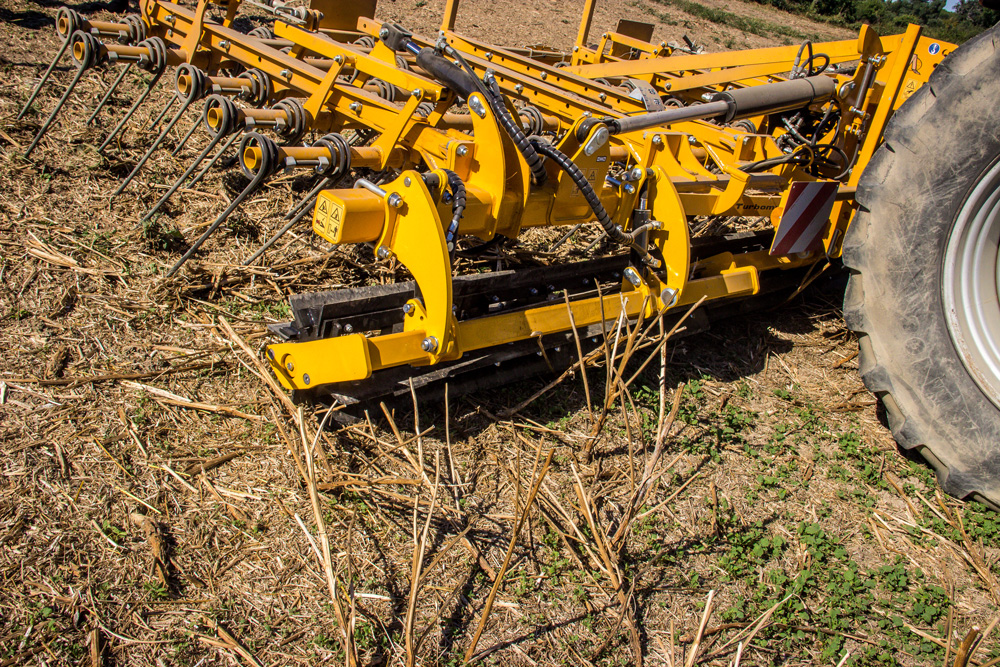 
          Le Turbomulch : Bénéfices agronomiques de la nouvelle gamme de herse à chaumes sur le colza