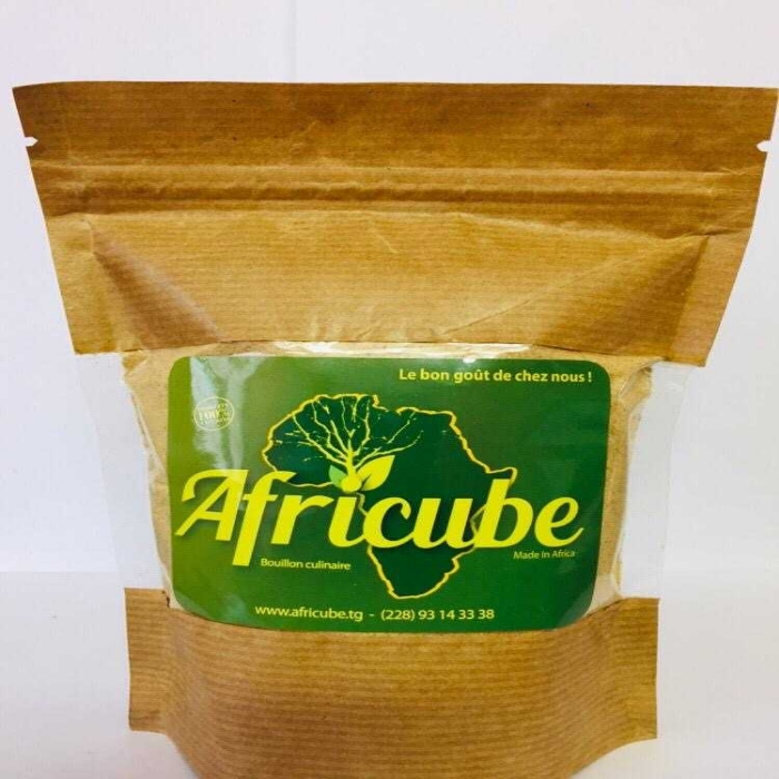 Vitrine des produits locaux à vos portes au ministère des travaux publics avec la participation d'africube le bouillon de cuisine qui relève dans nos assiettes le bon goût de chez nous.
