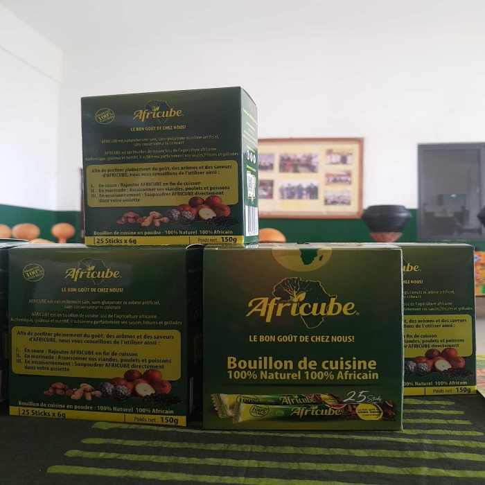 Vitrine des produits locaux à vos portes au ministère des travaux publics avec la participation d'africube le bouillon de cuisine qui relève dans nos assiettes le bon goût de chez nous.