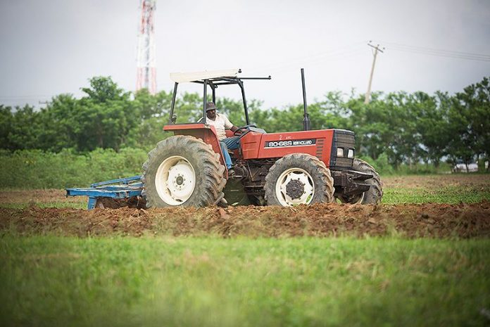 
          Tracteur et Machine. 