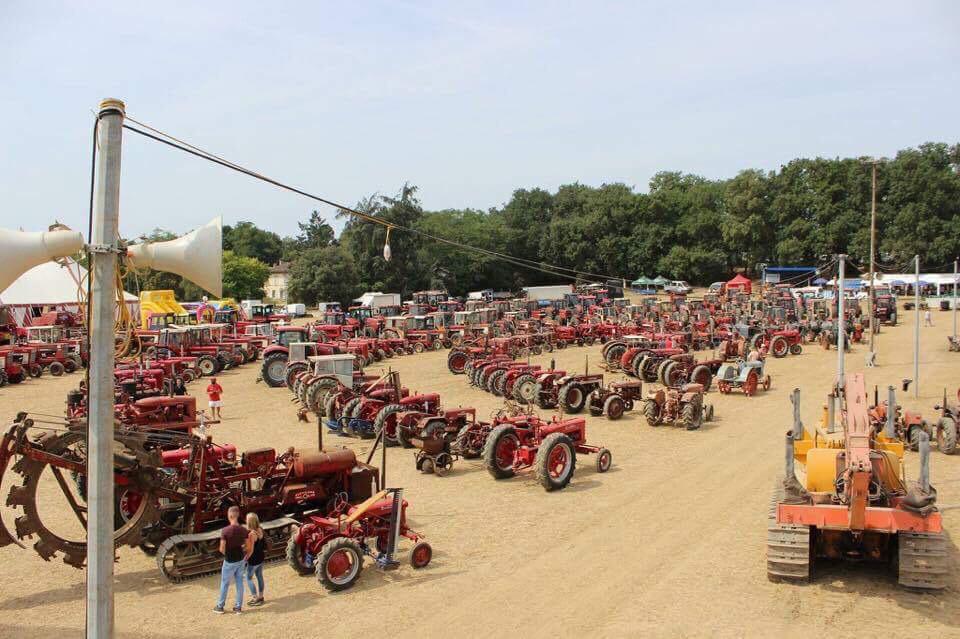 
          Chaque début de septembre , l'association LABOUR PASSION organise une manifestation sur la commune de longages un week-end entier dédie aux machinisme agricole ancien é 