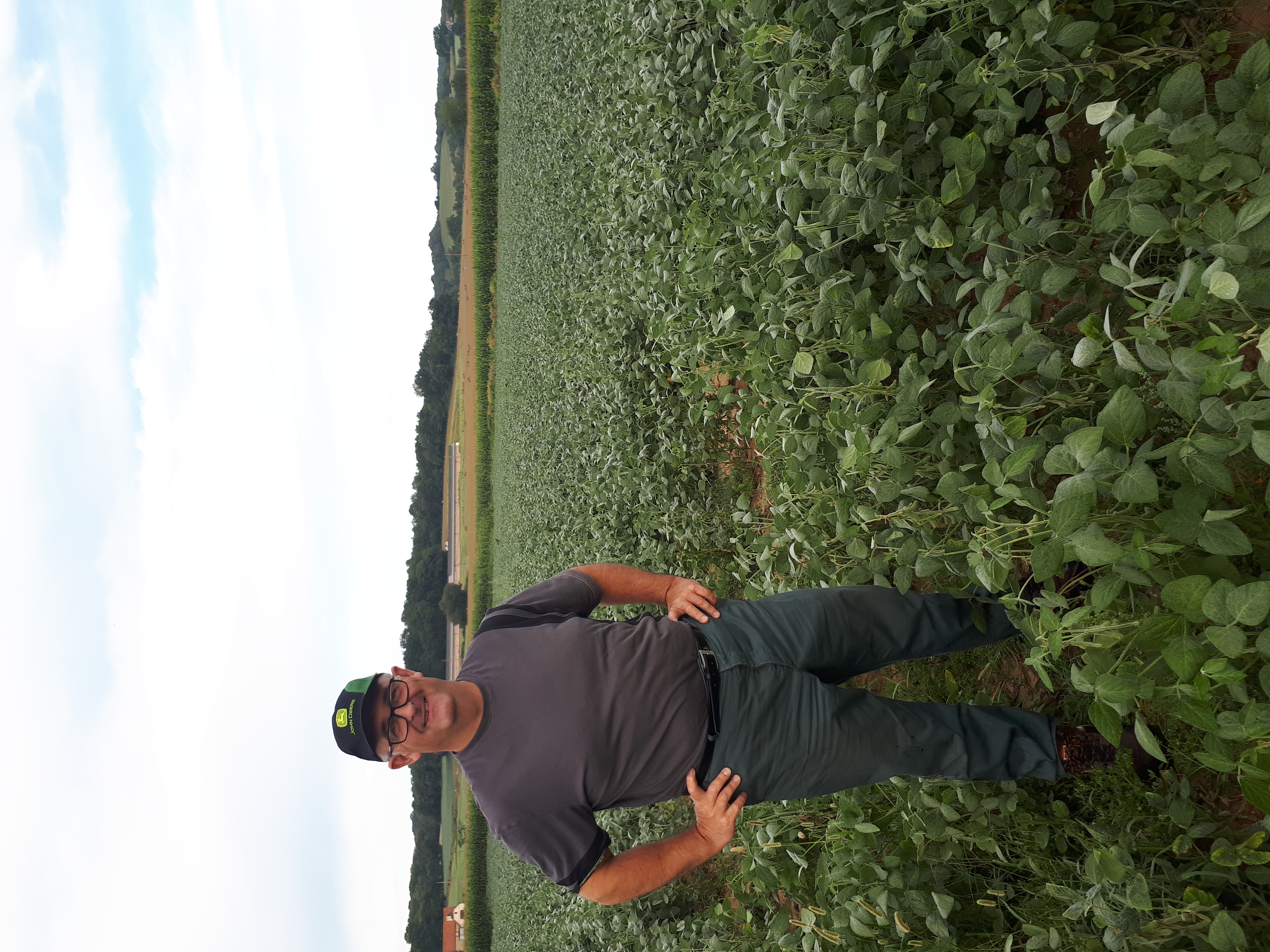 
          Un agriculteur fier de produire pour les silos du Touch