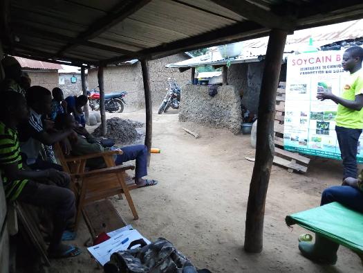La formation des producteurs du soja biologique par Soycain Bénin