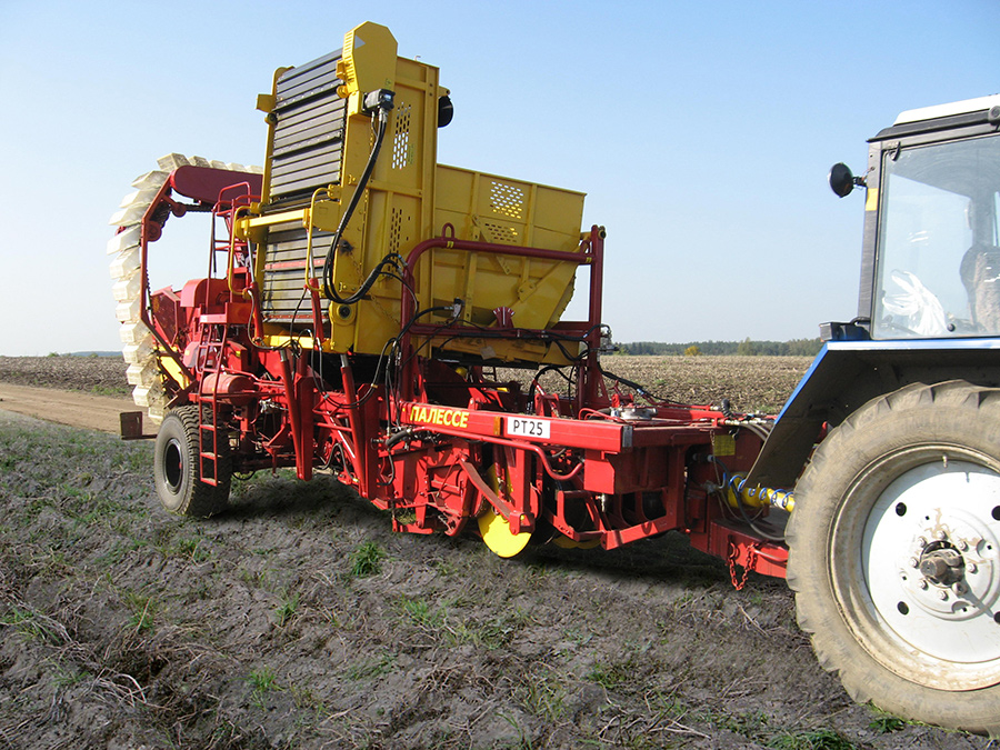 
          Gomselmash machine pour récoltes