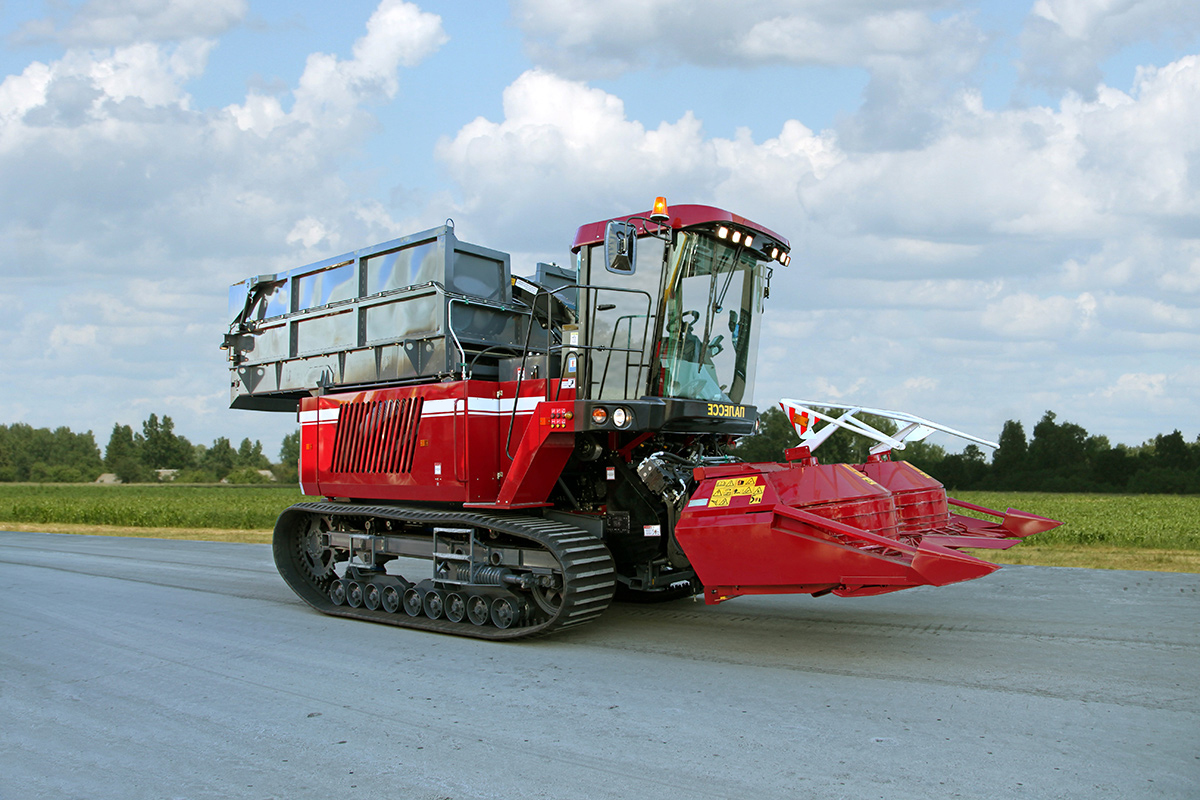 
          Gomselmash machine pour récoltes