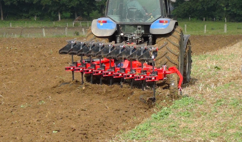 
          Outils agricoles Bugnot/Outils de travail du sol : Rapid Lab réversible
