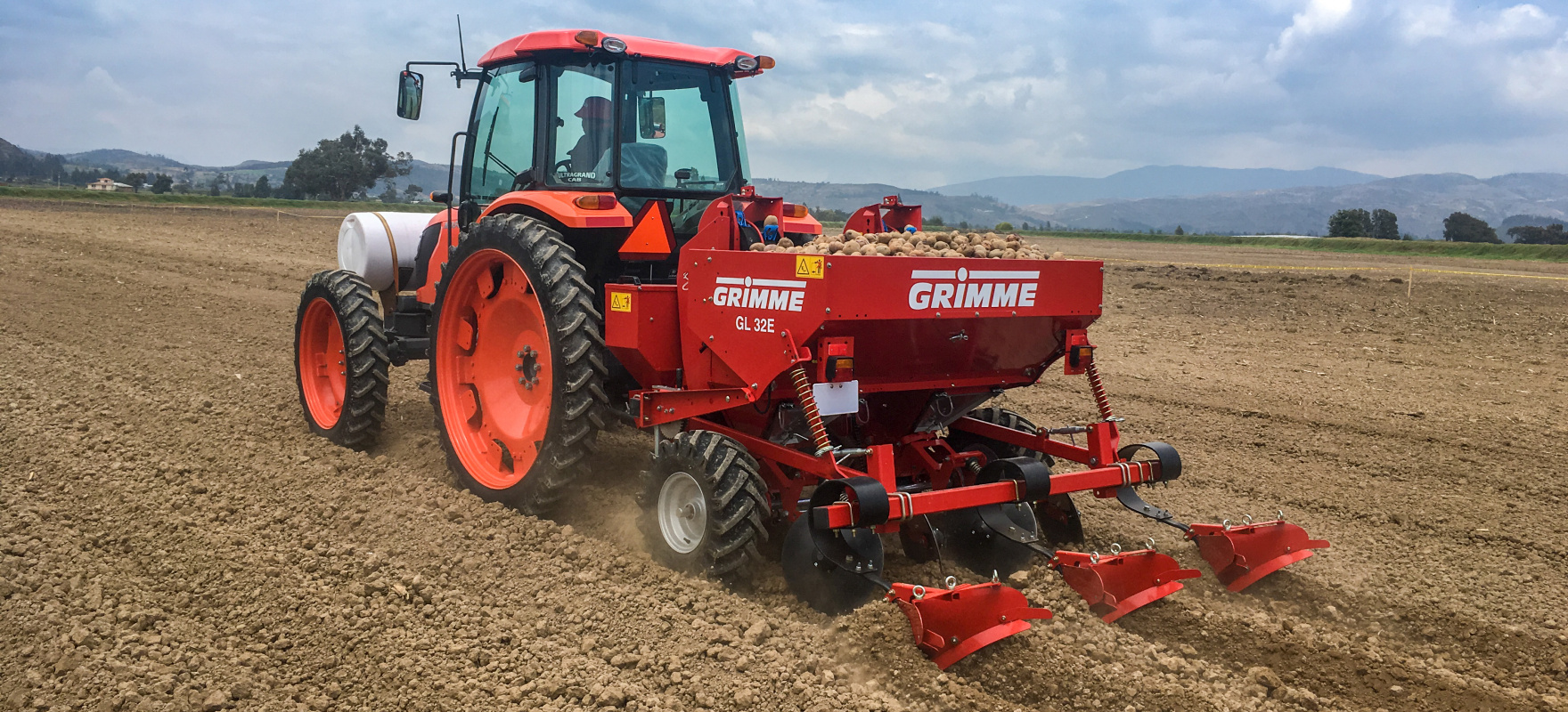 
          Outils agricoles Grimme/Travail du sol : Planteuse deux rangs avec distributeur d’engrais GL 32E
