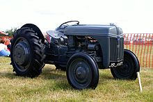 
          Vieux tracteurs
