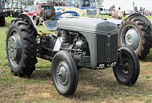 
          Vieux tracteurs