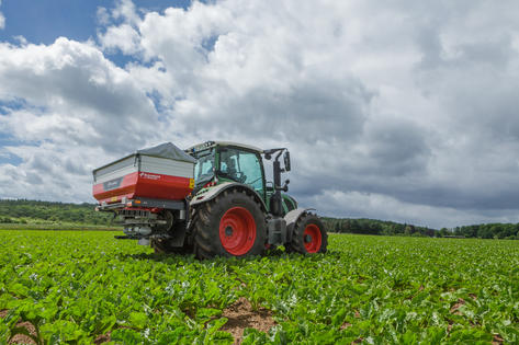 
          Epandeur Kverneland/Exacta CL-A GEOSPREAD : Le distributeur d'engrais à pesée automatique pour des sections de taille moyenne