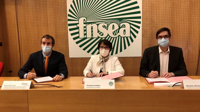 
           Foncier, énergie, production agricole Photovoltaïque agricole : une charte pour un développement encadré et harmonieux 
