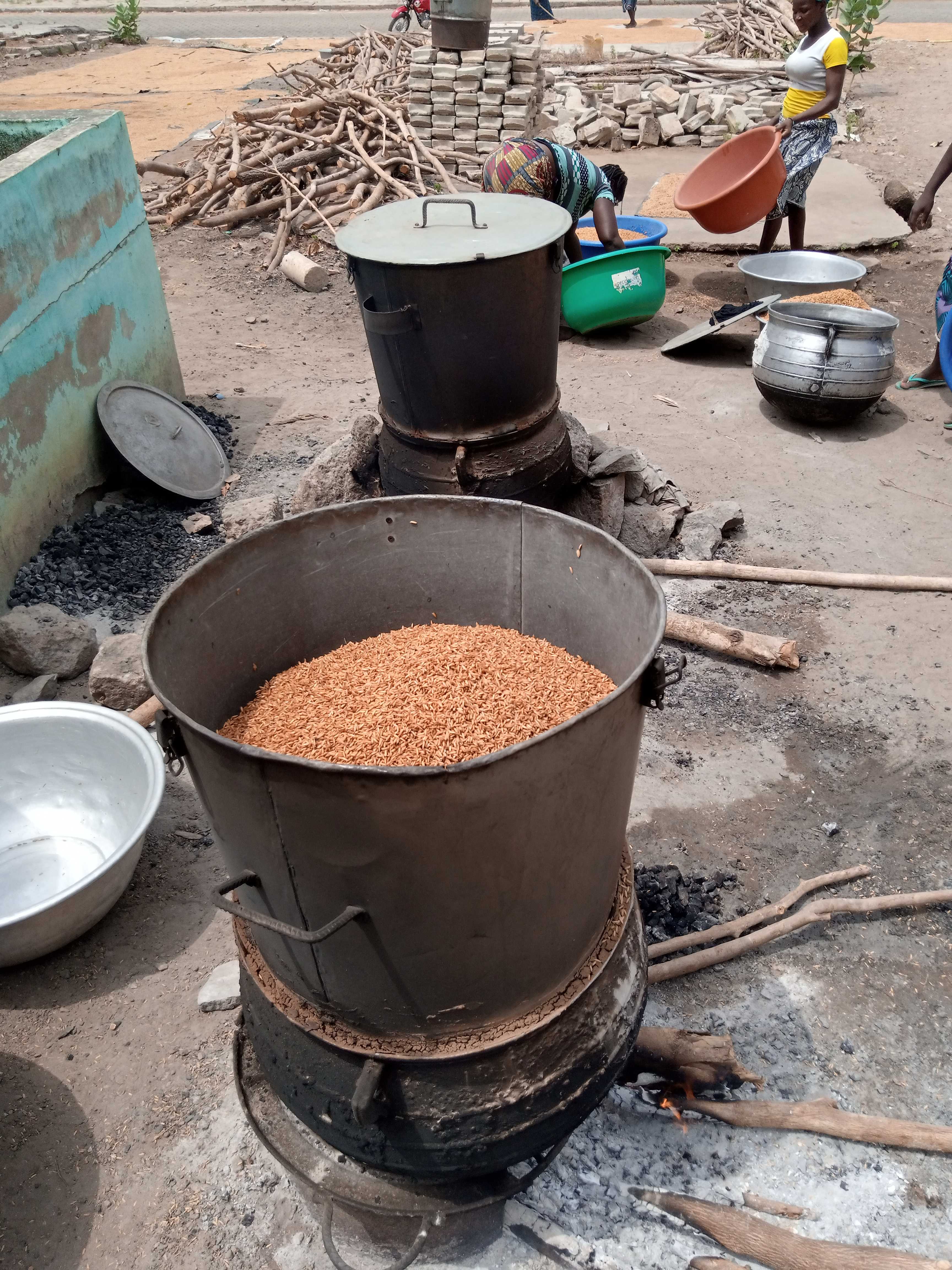 L'étuvage du riz paddy